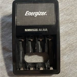 sold on eBay-Energizer battery recharger